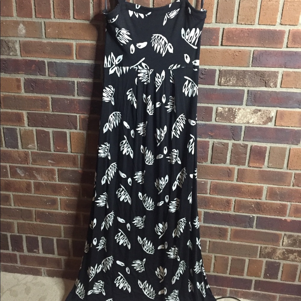 NWT Loft small black and white leaf print maxi dress